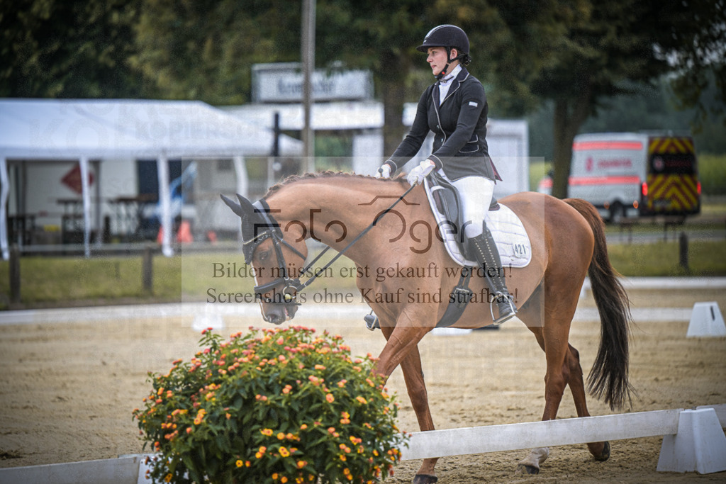 DOS_1746 | Entdecke hochwertige Reitturnierfotos von Foto Oger. Professionell, emotional und authentisch – jetzt Lieblingsmomente im Shop bestellen.Deutschlandweite Turnierfotografie. - Realisiert mit Pictrs.com