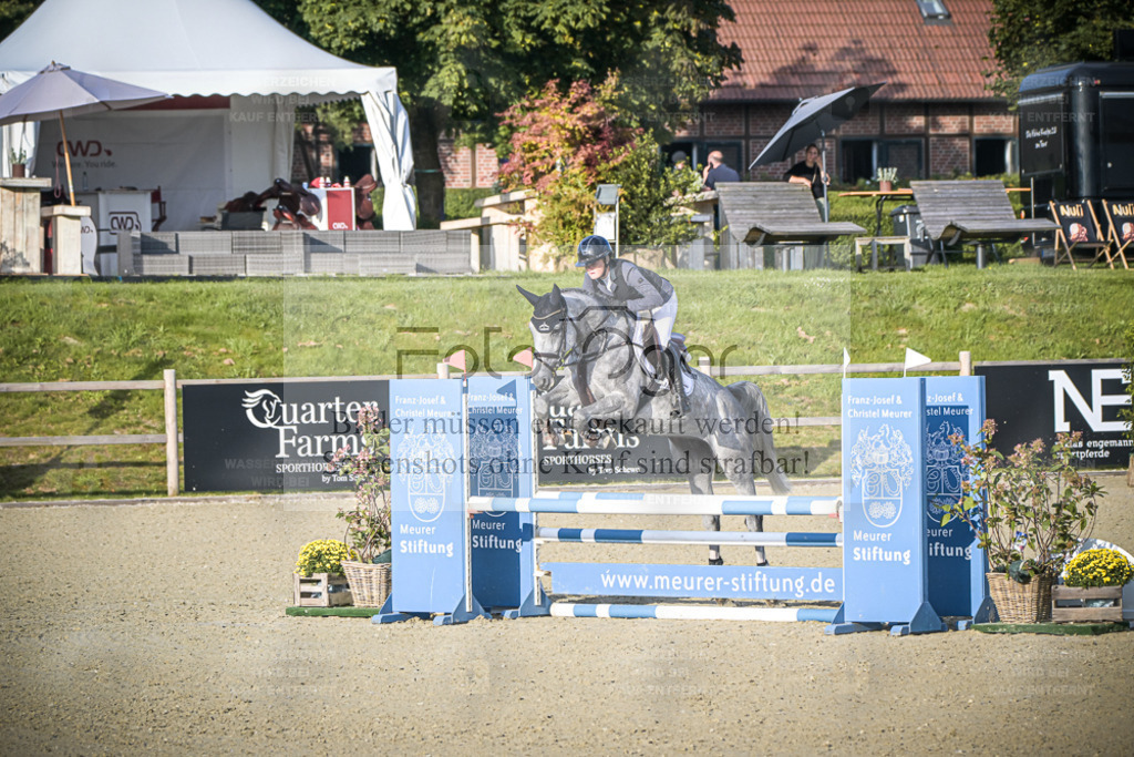 DOS_6991 | Entdecke hochwertige Reitturnierfotos von Foto Oger. Professionell, emotional und authentisch – jetzt Lieblingsmomente im Shop bestellen. - Realisiert mit Pictrs.com