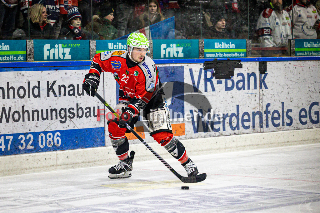 TSV Peißenberg MINERS gegen ESC Kempten SHARKS | Eishockey Bayernliga Herren Pre-Playoffs 2024/25, TSV Peißenberg MINERS gegen ESC Kempten SHARKS, 20250131,Sinan ONDÖRTOGLU (MINERS 22) in Aktion,2025-01-31 in Peißenberg (Eisstadion Peißenberg)Sinan ONDÖRTOGLU (MINERS 22)Copyright: WolfgangxLindner foto-lindner.de