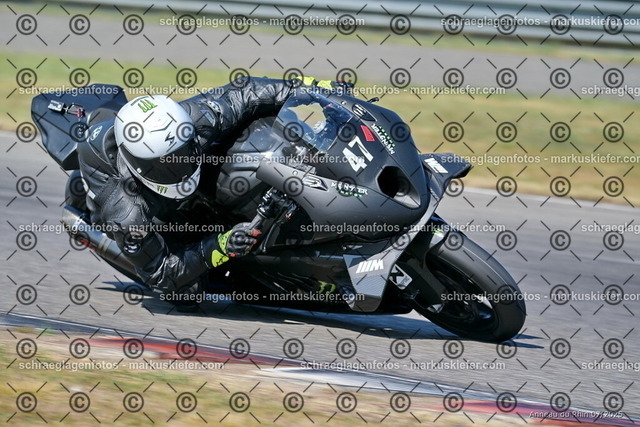 25bt04-0014 | markuskiefer.com - Realisiert mit Pictrs.com