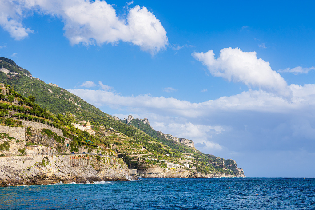 Blick auf Minori an der Amalfiküste in Italien | Blick auf Minori an der Amalfiküste in Italien.