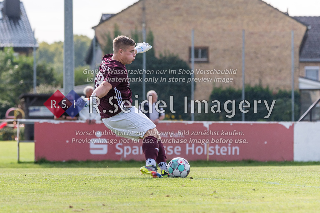 RS-1-002430 | Dennis Schramm (#28, Reinfeld, Torwart)