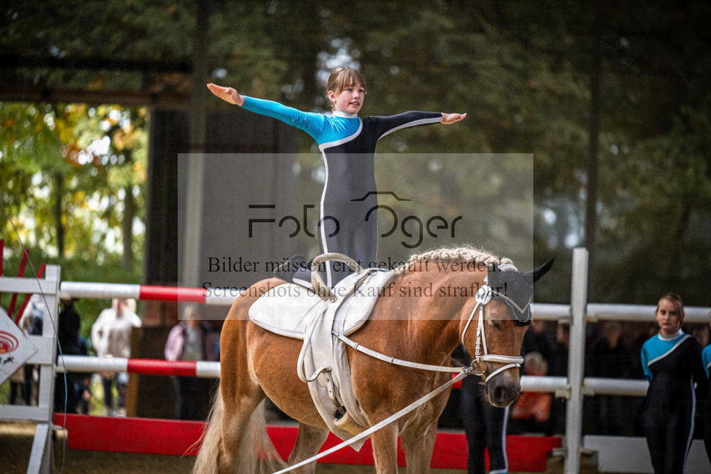 DOS_0123 | Entdecke hochwertige Reitturnierfotos von Foto Oger. Professionell, emotional und authentisch – jetzt Lieblingsmomente im Shop bestellen.Deutschlandweite Turnierfotografie. - Realisiert mit Pictrs.com