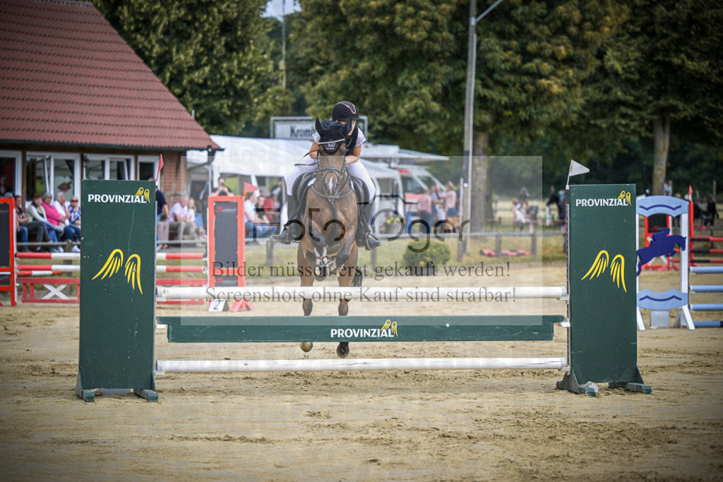 DOS_7327 | Entdecke hochwertige Reitturnierfotos von Foto Oger. Professionell, emotional und authentisch – jetzt Lieblingsmomente im Shop bestellen. - Realisiert mit Pictrs.com