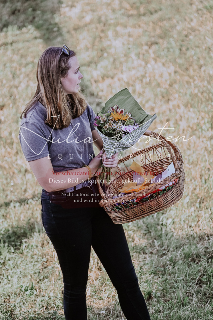 DSC_2593 | Pferde- und Turnierfotografie in Westsachsen. Pferdeportraits, Auftragszeichnungen und intuitive Kunst.