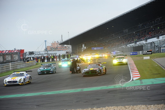 Motorsports / 24 Stunden Nürburgring 2015, Nürburgring-Nordschleife, GER | 24 Stunden Nürburgring 2015, Nürburgring-NordschleifeFoto: Gruppe C GmbH - Realisiert mit Pictrs.com