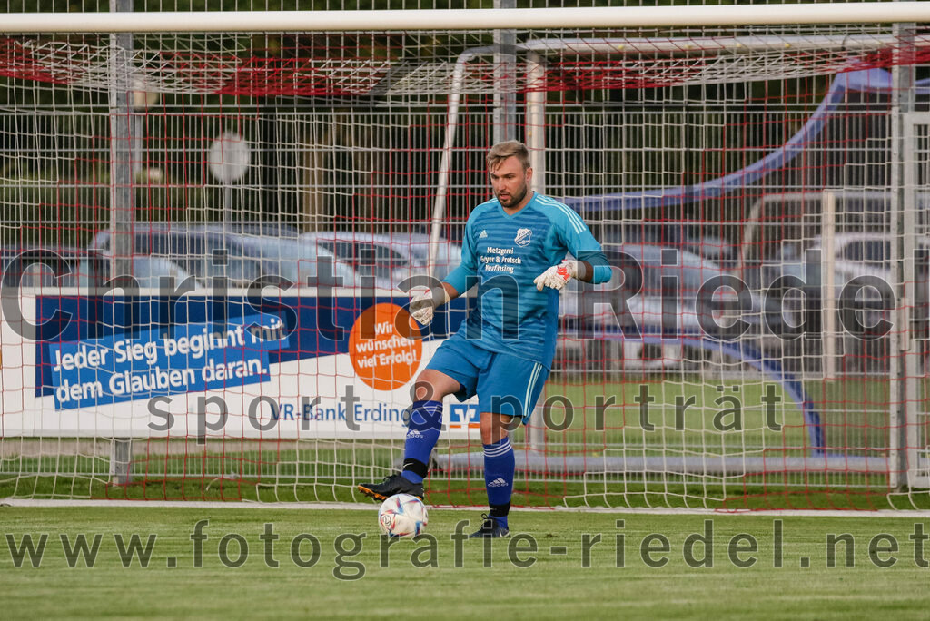 2023-09-07_028_FC_Finsing_gegen_FC_Moosinning_II | Finsing, Deutschland, 07.09.2023:
Fußball, Kreisliga 2023 / 2024, 8. Spieltag, FC Finsing gegen FC Moosinning II, Endergebnis: 3:0

Torwart Daniel Schröder (FC Finsing, #1)

Foto: Christian Riedel / fotografie-riedel.net