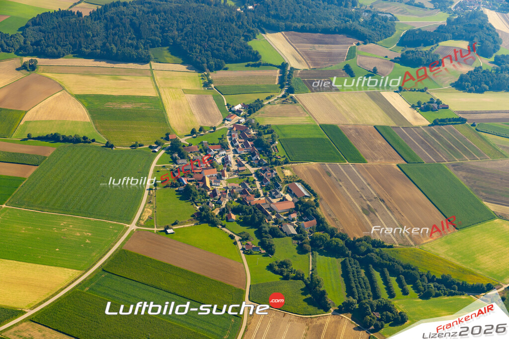 Das Luftbild zeigt : Dezenacker Burgheim - Die Luftaufnahme wurde 2024 vom UL-Flugzeug aus erstellt ( keine Drohne ) - Hochauflösende Luftaufnahme - Für grossformatige Ausdrucke geeignet. Die Geschenkidee !Mit Lizenz und Bildrechte bestellbar