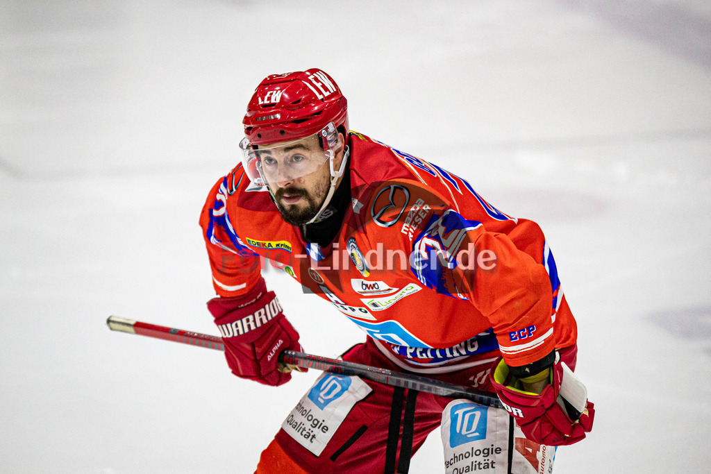 EC Peiting vs Deggendorfer SC | Eishockey Oberliga Süd Vorrunde 2024/2025, EC Peiting vs Deggendorfer SC, 20241228,Lukas GOHLKE (ECP 22) Portrait,2024-12-28 in Peiting (Eisstadion)Lukas GOHLKE (ECP 22)Copyright: WolfgangxLindner foto-lindner.de