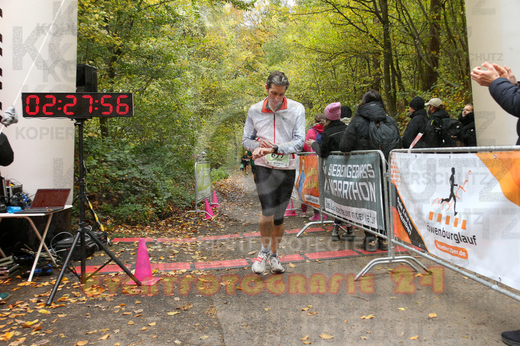 251026_1229_EX1_0519 | Sportfotografie im Rhein-Sieg Kreis, Köln, Bonn, NRW, Rheinland Pfalz, Hessen, etc. Unser Tätigkeitsfeld umfasst den Laufsport vom Volkslauf über den Marathon, Duathlon, Triathon bis zum Ultralauf wie Kölnpfad Ultra oder Schindertrail.
