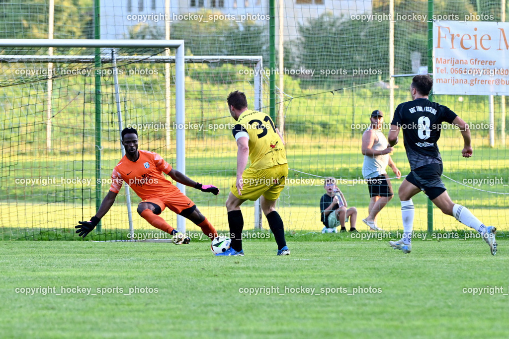 SV Arnoldstein vs. URC Thal Assling | #99 Ayotunde Ezekiel Ikuepamitan Thal Assling, #31 Roman Binter SV Arnoldstein, #8 Arnes Sacic SV Arnoldstein, SV Arnoldstein vs. URC Thal Assling, SV Arnoldstein vs. URC Thal Assling am 09.08.2025 in Arnoldstein (Waldparkstadion Arnoldstein), Austria, (Photo by Bernd Stefan)