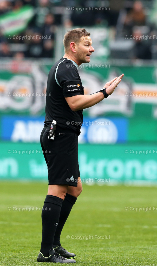 A_LUI_09042023_13 | SPORT,FUSSBALL,ADMIRAL BUNDESLIGA SK RAPID WIEN- AUSTRIA KLAGENFURT 09.04.2023 IM BILD:  SCHIEDSRICHTER MANUEL SCHUETTENGRUBER  FOTO:FOTOLUI/MW