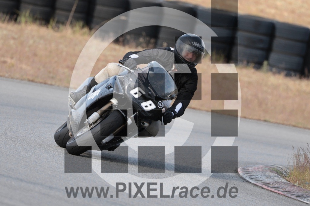 0068-20250510_12791 | Schöne Erinnerungen an spannende Momente - das festzuhalten ist unser Job. PIXELrace.de ist seit 2003 auf den Rennstrecken Europas unterwegs um die Action draußen beim Fahren und die wunderbare Stimmung imm Fahrerlager für euch einzufangen.