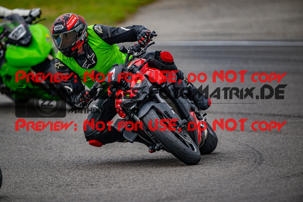 MaZZes_FotoMatrix_240702_6007705_7860 | GELB