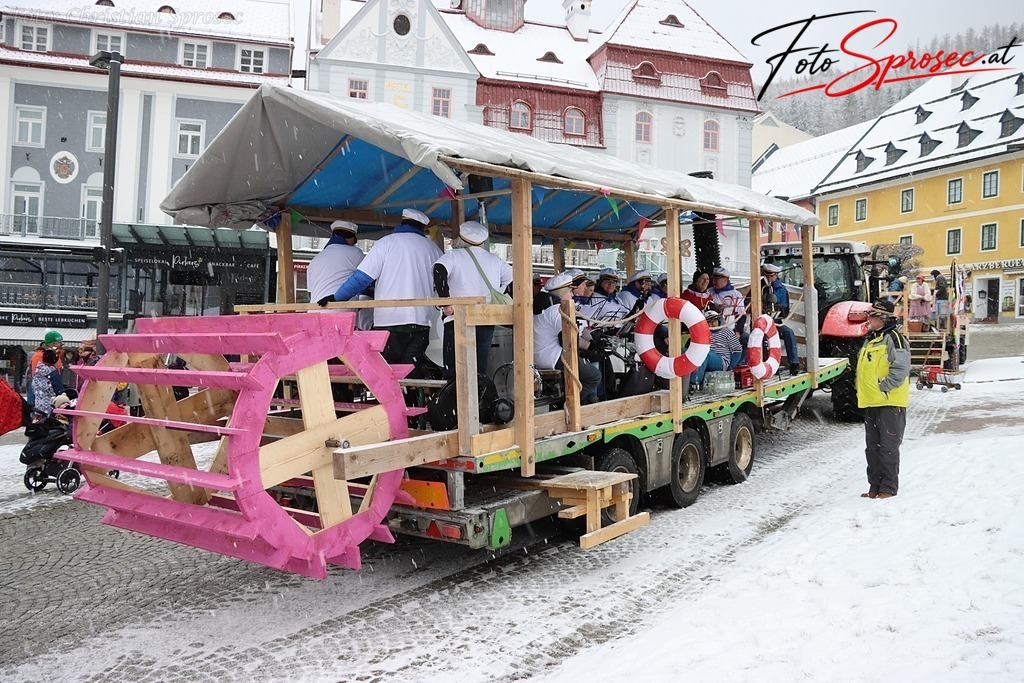 fasching2026-mariazell (75) | Mit meiner Kamera halte ich besondere Augenblicke, faszinierende Landschaften und interessante Details fest. Dabei entstehen ganz unterschiedliche Aufnahmen – von stimmungsvollen Landschaftsfotografien und beeindruckenden Drohnenaufnahmen über Pressefotos - Realisiert mit Pictrs.com