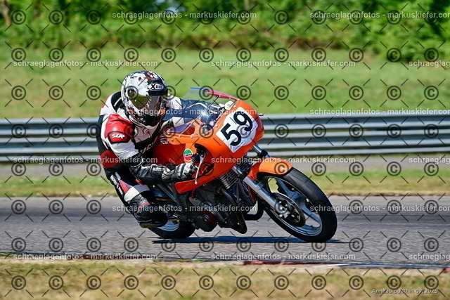 25bc03-0318 | markuskiefer.com - Realisiert mit Pictrs.com