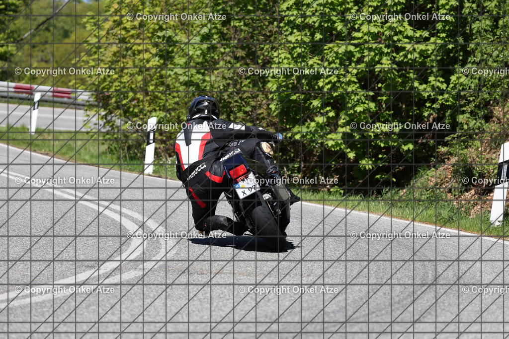 IMG_9583 | Fotograf am Kyffhäuser. Onkel Atze. Kyffhäuser Rennstrecke. Café36. Motorsportfotografie. - Realisiert mit Pictrs.com