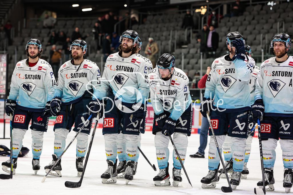 Augsburger Panther - ERC Ingolstadt | Große freude bei den gaesten nach dem Sieg in Augsburg