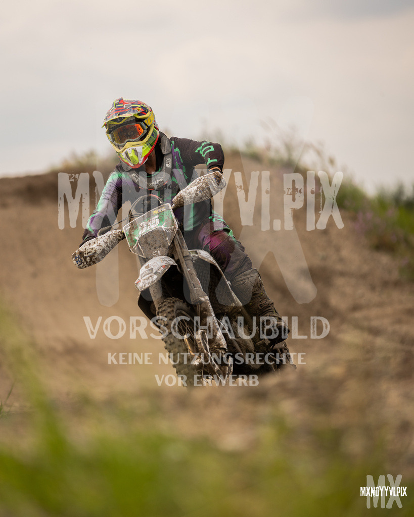 866A1647 | mxndyyvipix