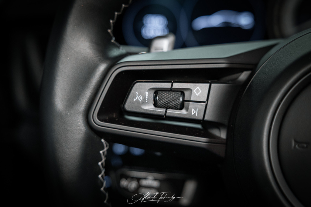 R6PZ3617 _AL | Entdecken Sie die faszinierende Welt von Alexander Tschuncky Arts: Kreative Fotografie, atemberaubende Automobilkunst und hochwertiger Bilderdruck. Lassen Sie sich inspirieren! - Realisiert mit Pictrs.com