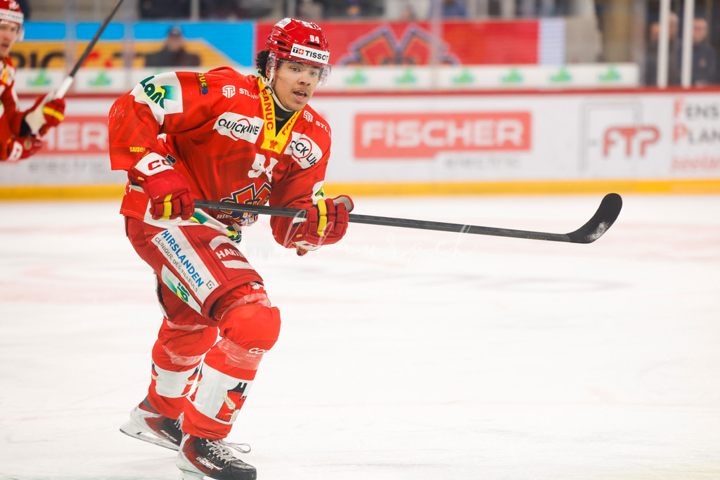 EHCB vs HCD 20260106_wb-0775 | Sportbilder, Sportfotograf, Hochzeits- und Eventfotografin, Flugshows, Portraits und Tiershooting, Aviation, Downhill, Nationalleague, Swissleague, International