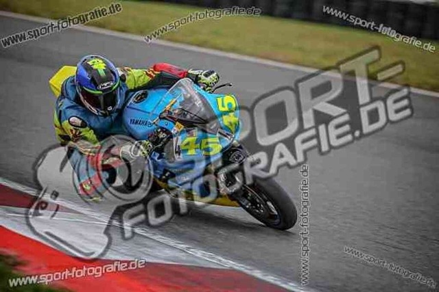 pubi5862 | Professionelle Fotos von Sportveranstaltungen, aber auch Hochzeiten und anderen Events. - Realisiert mit Pictrs.com