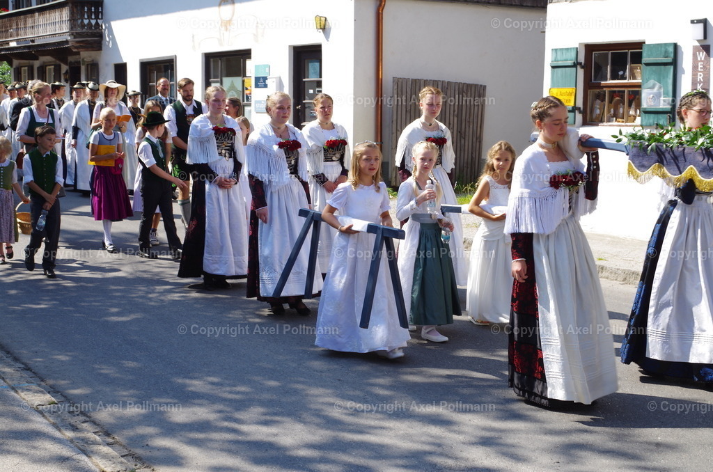 IMGP3822 | fotografiert von Axel PollmannLeonhardi Wallfahrt Benediktbeuern und Murnau, Fronleichnam, Fasching, Landschaft im Loisachtal und Benediktbeuern  - Realisiert mit Pictrs.com