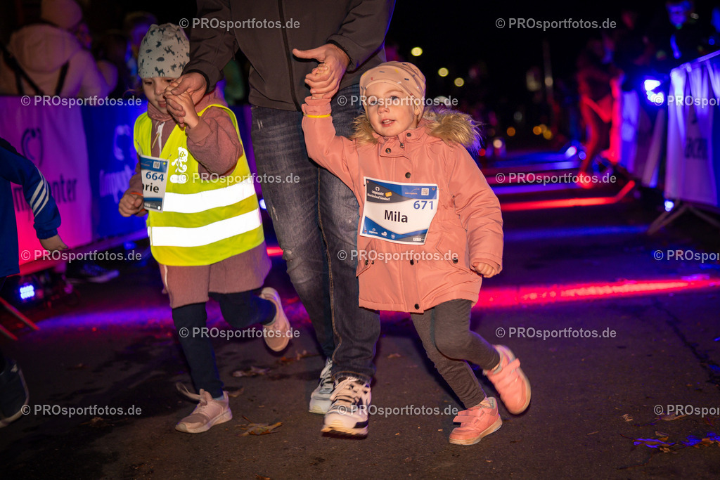 Martinslauf Sindorf 2023 in Kerpen-Sindorf, 09.11.2023 | Impressionen vom Martinslauf Sindorf 2023 am 09.11.2023 in Kerpen-Sindorf (Nordrhein-Westfalen).