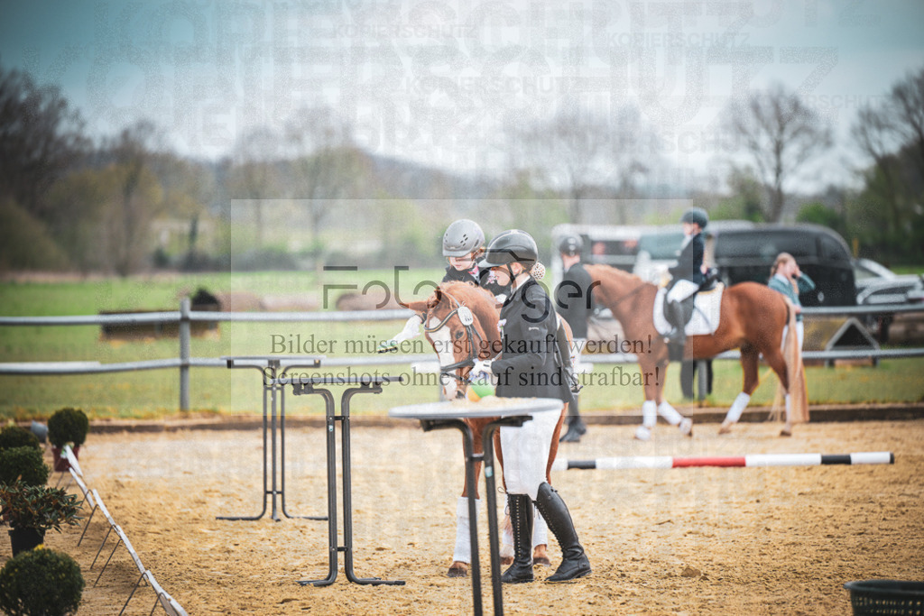 DOS_8624 | Entdecke hochwertige Reitturnierfotos von Foto Oger. Professionell, emotional und authentisch – jetzt Lieblingsmomente im Shop bestellen.Deutschlandweite Turnierfotografie. - Realisiert mit Pictrs.com