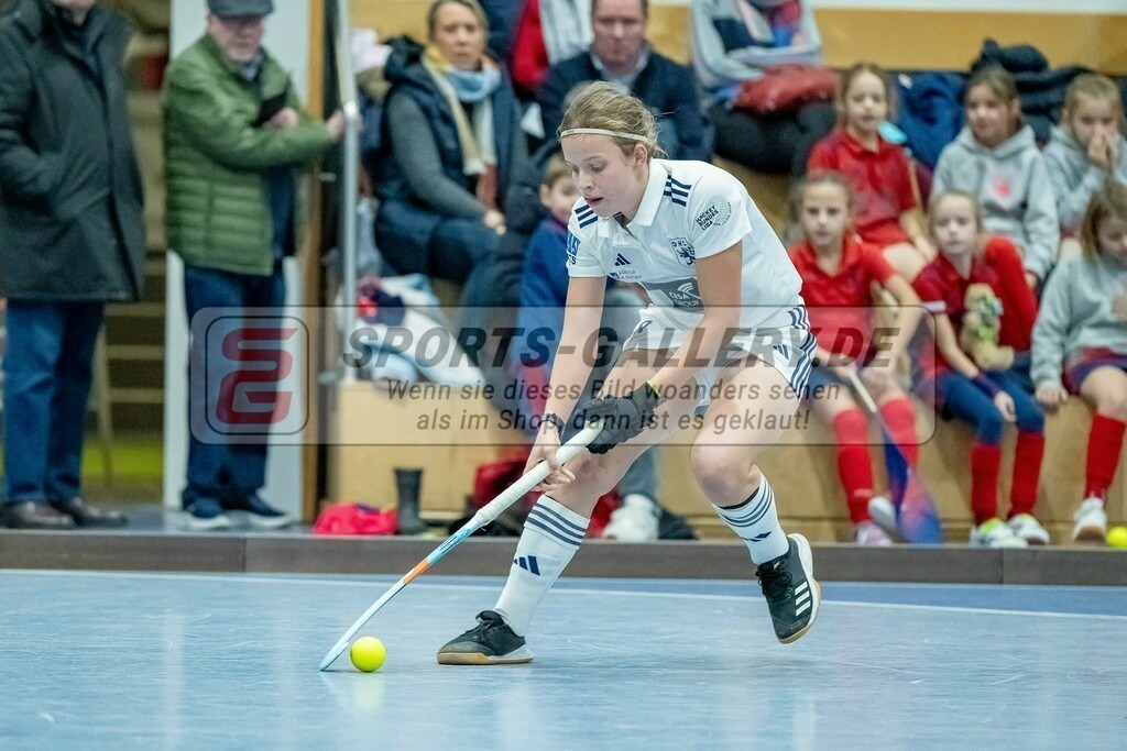 HK_20240113_108003 | 1. Bundesliga Damen Düsseldorfer HC - Club Raffelberg am 13.1.2024 DHC Halle, Düsseldorf , Friederike Heusgen ( Düsseldorfer HC #8 )