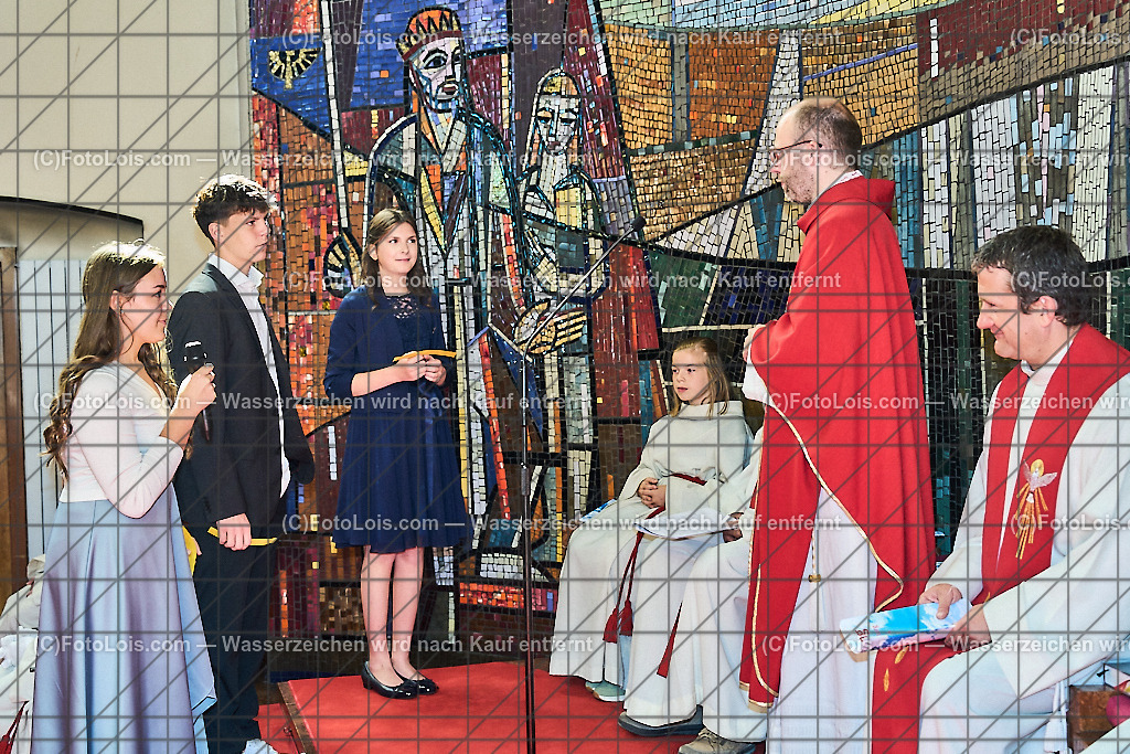 ALP0597_PfarrFirmung Wieselburg_Begruessung | (C)FotoLois.com, Alois Spandl, Firmung in der Pfarrkirche Wieselburg mit Generalvikar Dr. Christoph Weiss, Dechant Pfarrer Daniel Kostrzycki und Monignore Franz Dammerer, Sa 15. Juni 2024.