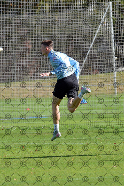 RGE_6454b | Hertha BSC, 2.Bundesliga, Herren, Saison 2025/26, Training, Montag 13.10. 2025,  Niklas Kolbe (Hertha BSC),  Fotograf:  Ralf Gebhardt - Realisiert mit Pictrs.com