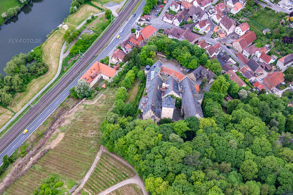 Luftbild: Schloss Mainberg im Ortsteil Mainberg in Schonungen im Bundesland Bayern in Deutschland. Foto: IMG_079115.jpg vom 15.05.2015 durch Werner Riehm/FLY-FOTO.de