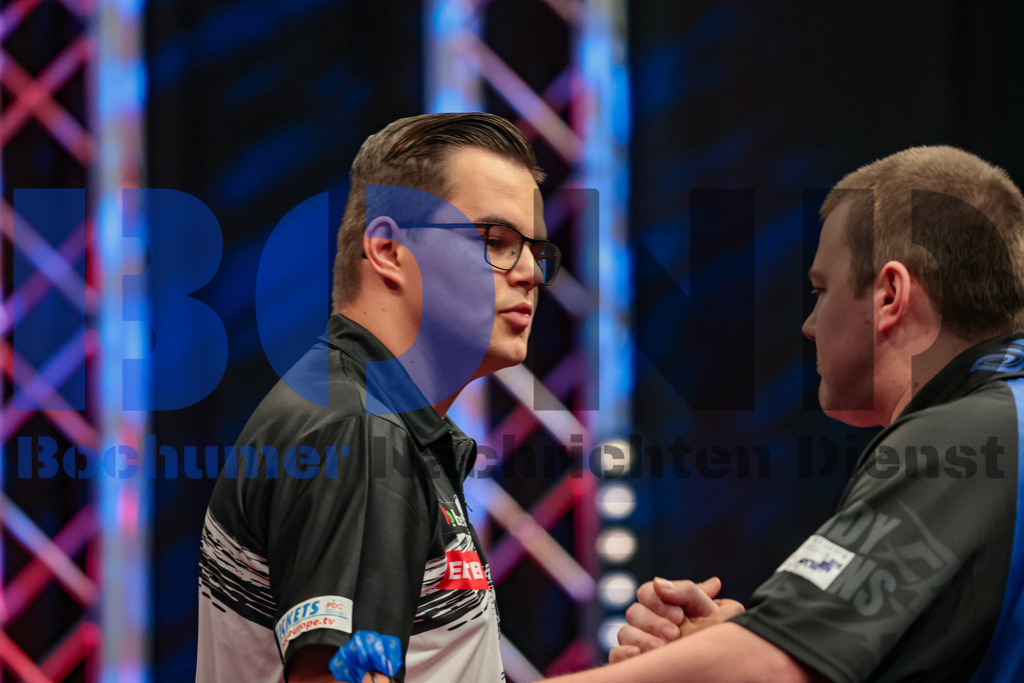 PDC European Darts Open 2024 | {headline}(Foto: Sebastian Sendlak / BOND) - Realisiert mit Pictrs.com