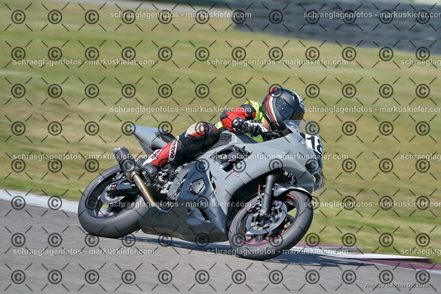 26BT02-0919 | markuskiefer.com - Realisiert mit Pictrs.com