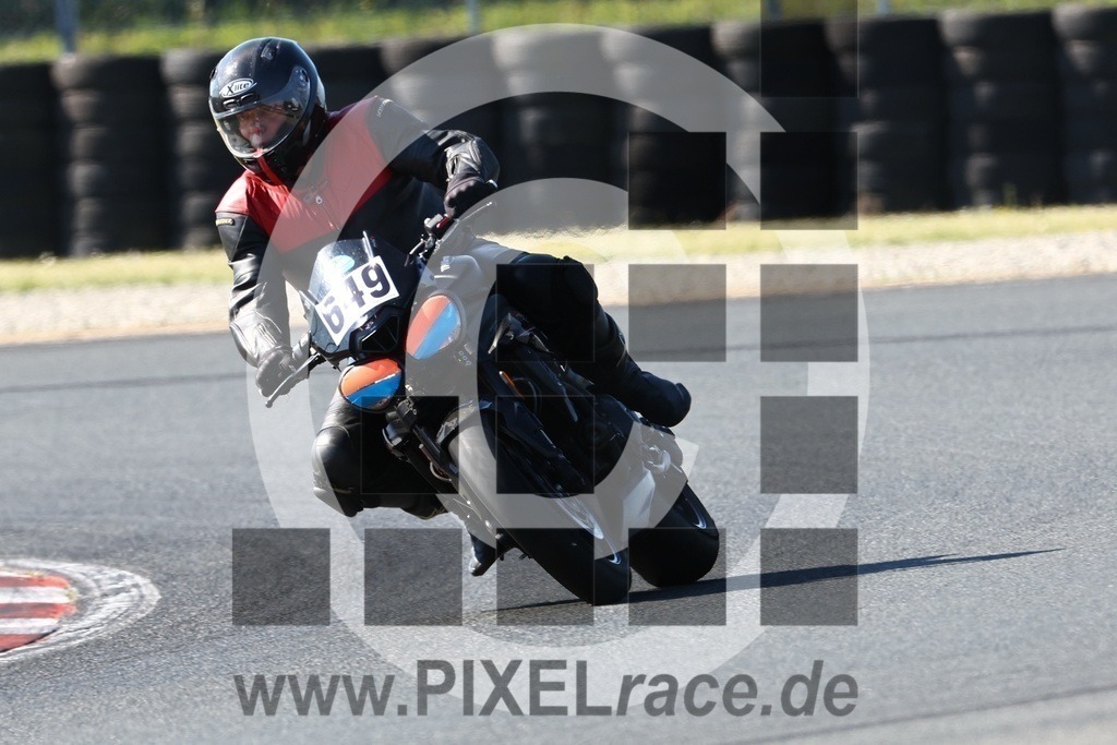 0649-20240513_00577 | Schöne Erinnerungen an spannende Momente - das festzuhalten ist unser Job. PIXELrace.de ist seit 2003 auf den Rennstrecken Europas unterwegs um die Action draußen beim Fahren und die wunderbare Stimmung imm Fahrerlager für euch einzufangen.