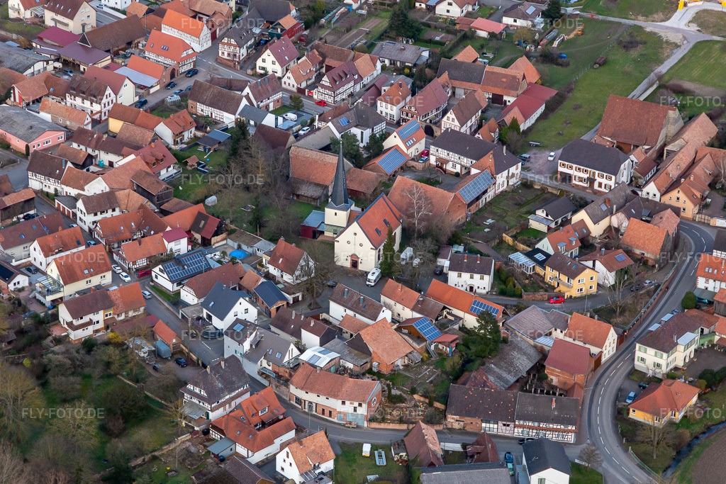 Luftbild: Protestantische Kirche in Barbelroth im Bundesland Rheinland-Pfalz in Deutschland. Foto: IMG_126184.jpg vom 20.03.2021 durch Werner Riehm/FLY-FOTO.de