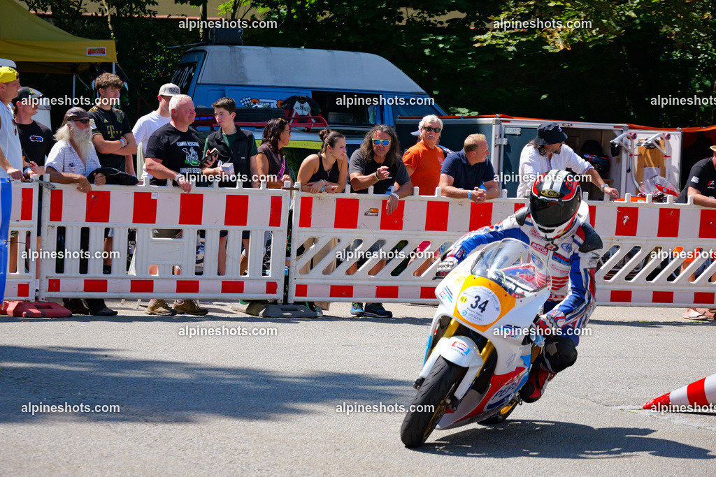 P1036897-2 | Erleben Sie atemberaubende, hochqualitative Fotos Ihrer Fahrt entlang der malerischen Alpenstraßen. Besuchen Sie alpineshots.com, um professionelle Aufnahmen Ihrer unvergesslichen Reise zu finden und zu kaufen - Realisiert mit Pictrs.com