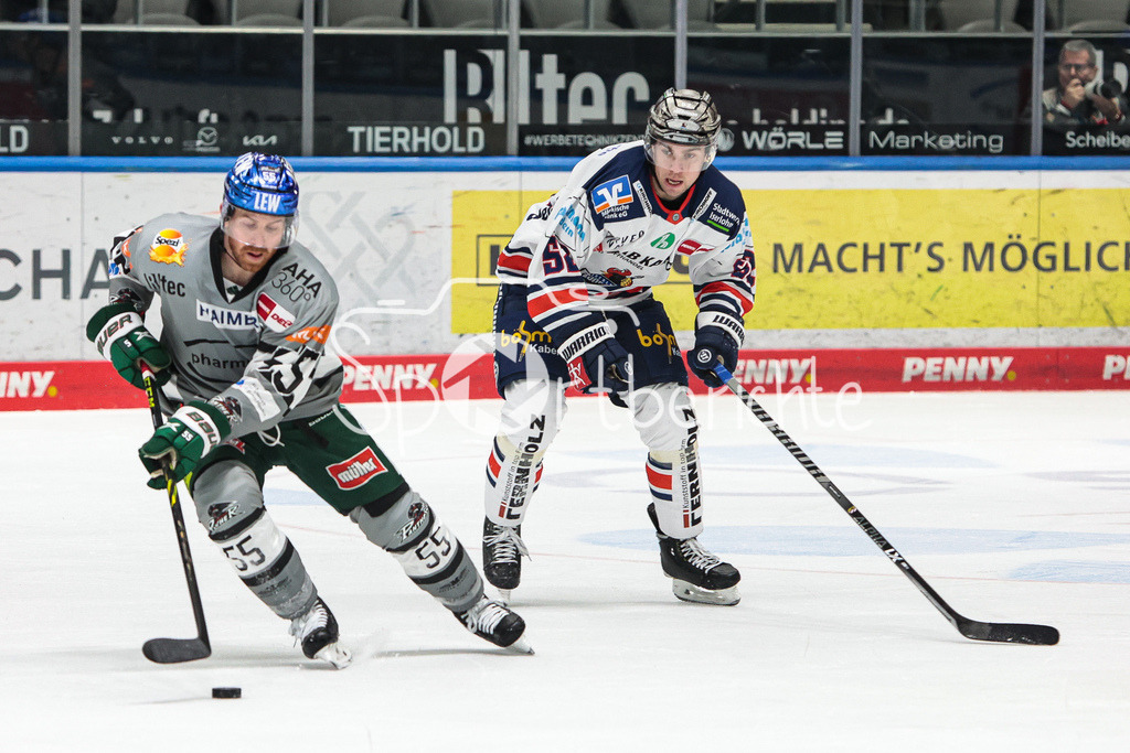 Augsburger Panther - Iserlohn Roosters | David WARSOFSKY (AEV #55) im Duell mit Sven ZIEGLER (ISR #52)