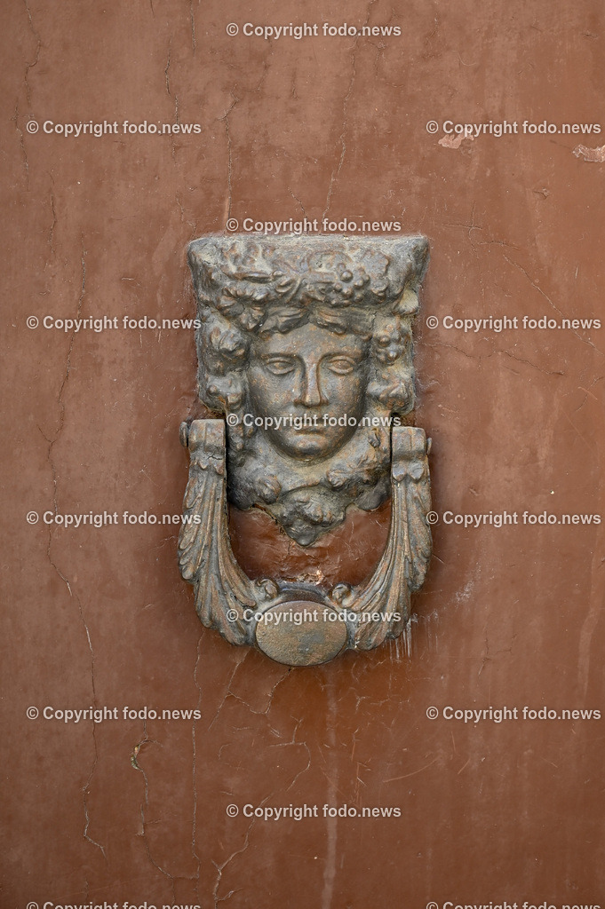 Italien_ Toscana_ Siena_ 27.05.2024-113 | 27.05.2024, Italien, ITA, Toskana, Siena im Bild Stadtansichten, Gebäude, Architektur, Touristen, Historisch, Souvenier, Piazza Del Campo, Dom von Siena


Siena ist Hauptstadt der Provinz Siena und gilt als eine der schönsten Städte der Toskana und Italiens. Die historische Altstadt gehört seit 1995 zum UNESCO-Welterbe. 

