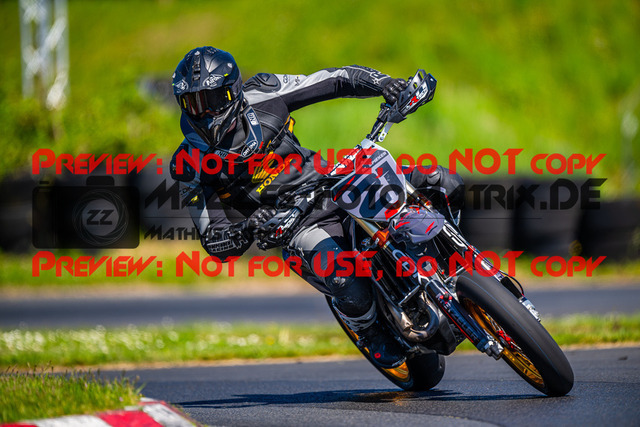 MaZZes_Fotomatrix_20250429_6007705_9026 | Fotograf Mathias Schmid
Sportfotograf,
Eventfotograf,
Hochzeitsfotograf,
Portraitfotograf