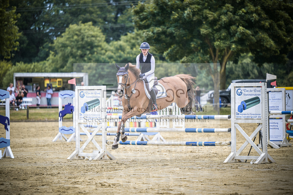DOS_6222 | Entdecke hochwertige Reitturnierfotos von Foto Oger. Professionell, emotional und authentisch – jetzt Lieblingsmomente im Shop bestellen.Deutschlandweite Turnierfotografie. - Realisiert mit Pictrs.com