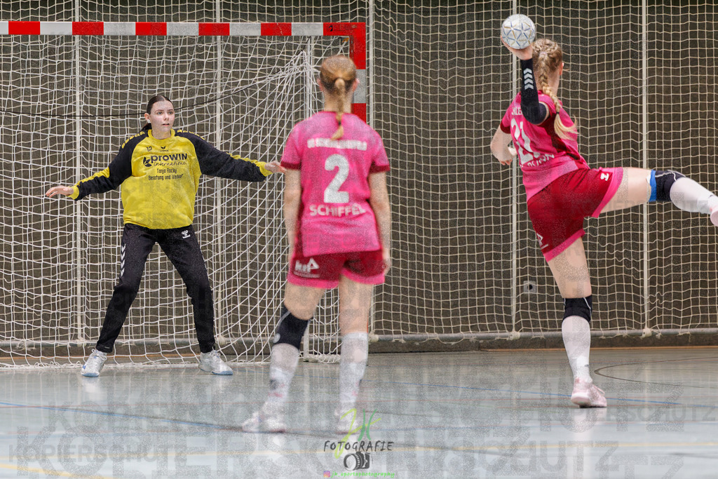 Hessenmeisterschaft wJC - Spiel um Platz 3; TuS Kriftel - SG Schenklengsfeld | Hessenmeisterschaft wJC - Spiel um Platz 3; TuS Kriftel - SG Schenklengsfeld am 22.03.2025 in Biedenkopf (Sporthalle Lahntalschule)Photo © 2025 - Jörg Heinrich - Realisiert mit Pictrs.com