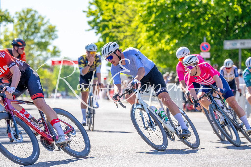 Spurt in den Mai 2026 - Großer Preis der Sparkasse Neuss | Annual one-day road cycling race "Großer Preis der Sparkasse Neuss" held in Büttgen, Germany, organized by VfR Büttgen 1912 e.V. The event features multiple races across all age categories from U11 youth to Elite men. - Realisiert mit Pictrs.com