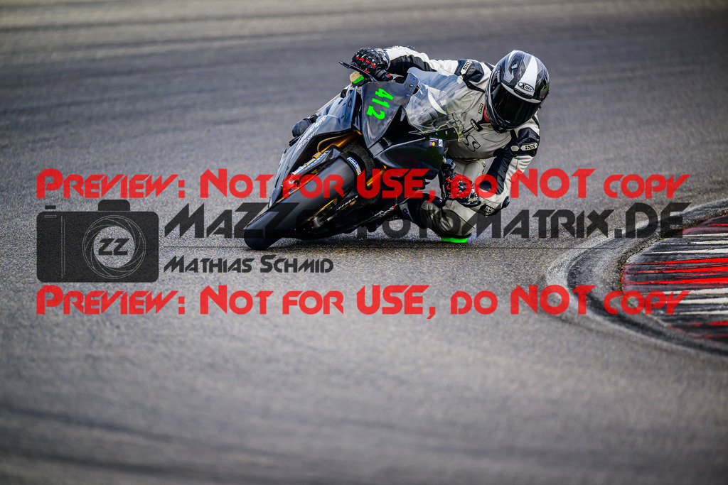 MaZZes_FotoMatrix_240717_6007705_5301 | WEISS