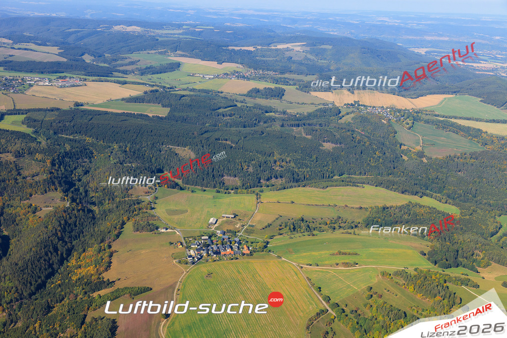 Die Luftaufnahme der Stadt Probstzella wurde vom UL-Flugzeug heraus erstellt ( keine Drohne )- hohe Auflösung für beste Qualität