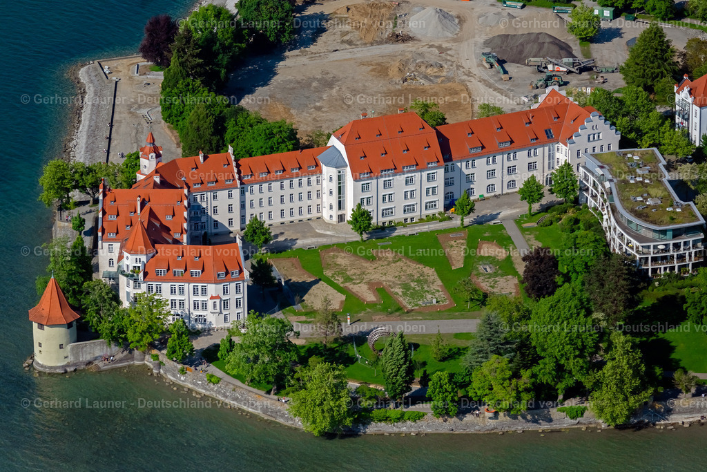 4028104 | LINDAU (BODENSEE) 17.05.2020 Schul- Gebäude der VHS - Volkshochschule Lindau am Uferweg in Lindau (Bodensee) im Bundesland Bayern, Deutschland. Weiterführende Informationen bei: Volkshochschule Lindau (Bodensee). // School building the community college Volkshochschule Lindau in Lindau (Bodensee) in the state Bavaria, Germany. Further information at: Volkshochschule Lindau (Bodensee). Foto: Gerhard Launer