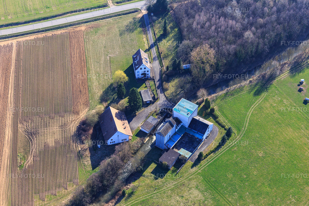 Vue aérienne: Ferme à le quartier Ceinture Forêt Nord in Hagenau dans le département Bas Rhin, France – .Photo: IMG_097485.jpg prise le 16/03/2017 par Werner Riehm/FLY-FOTO.eu – Résolution de l'original: 5472 x 3648 px