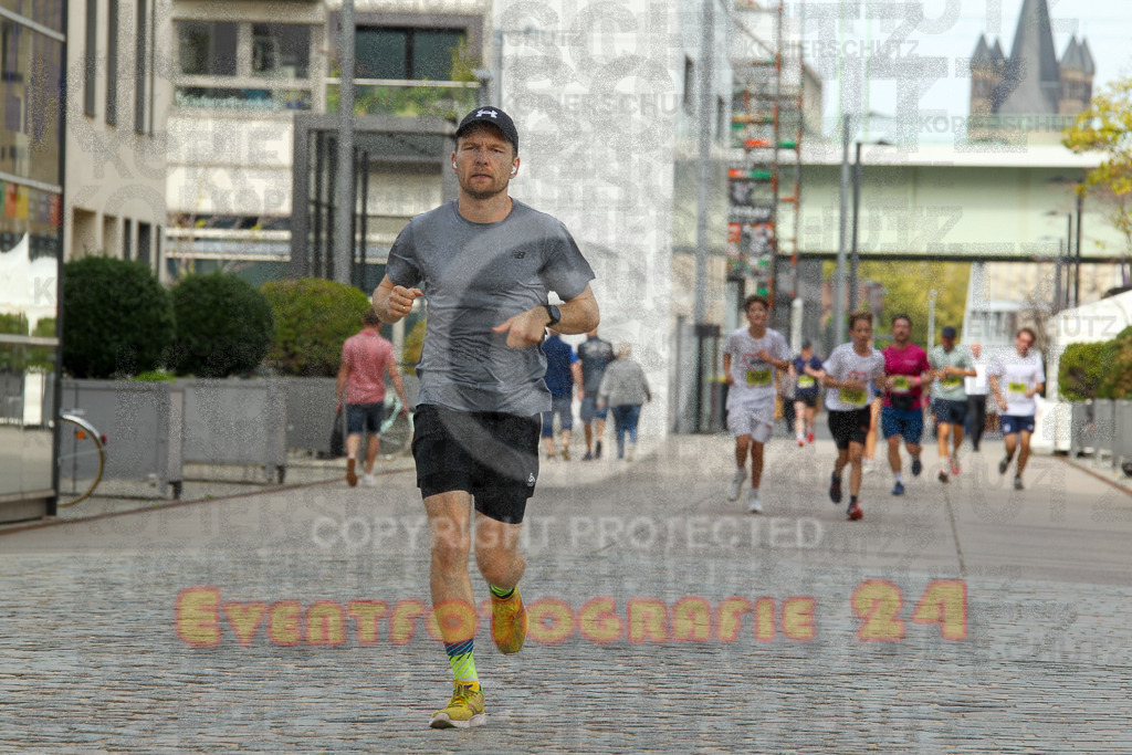 250920_1323_EV4_5394 | Sportfotografie im Rhein-Sieg Kreis, Köln, Bonn, NRW, Rheinland Pfalz, Hessen, etc. Unser Tätigkeitsfeld umfasst den Laufsport vom Volkslauf über den Marathon, Duathlon, Triathon bis zum Ultralauf wie Kölnpfad Ultra oder Schindertrail.