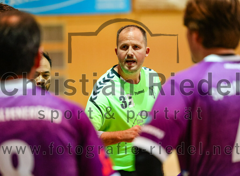 2023-10-21_049_SpVgg_Altenerding_III_gegen_TSV_Taufkirchen-Vils | Erding, Deutschland, 21.10.2023:
Handball, Bezirksklasse Männer Staffel Ost 2023 / 2024, 4. Spieltag, SpVgg Altenerding III gegen TSV Taufkirchen/Vils, Endergebnis: 27:32

Christopher Schindler (SpVgg Altenerding, #35)

Foto: Christian Riedel / fotografie-riedel.net